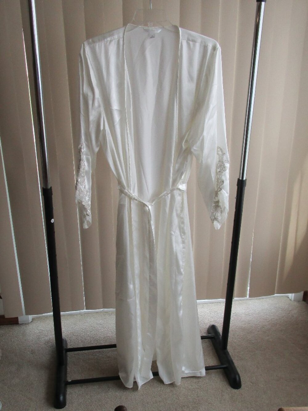 Flora Satin Charmeuse Long Robe Lace trim Sleeves woman 2X - ivory